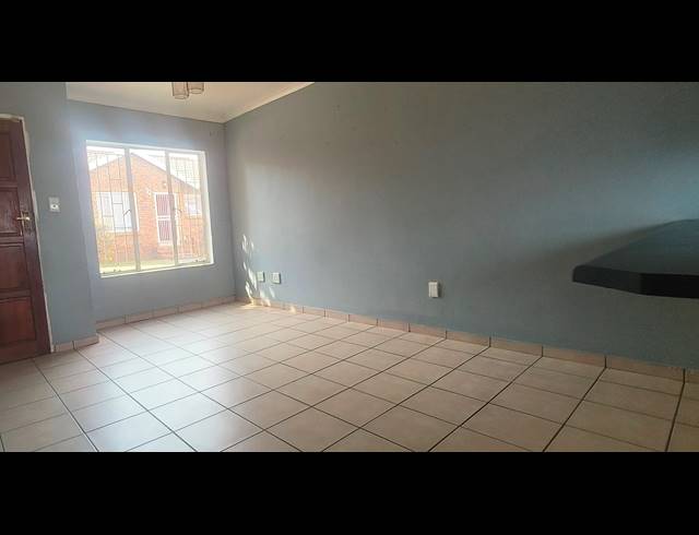 3 BEDROOM TOWNHOUSE FOR SALE IN GROBLERPARK